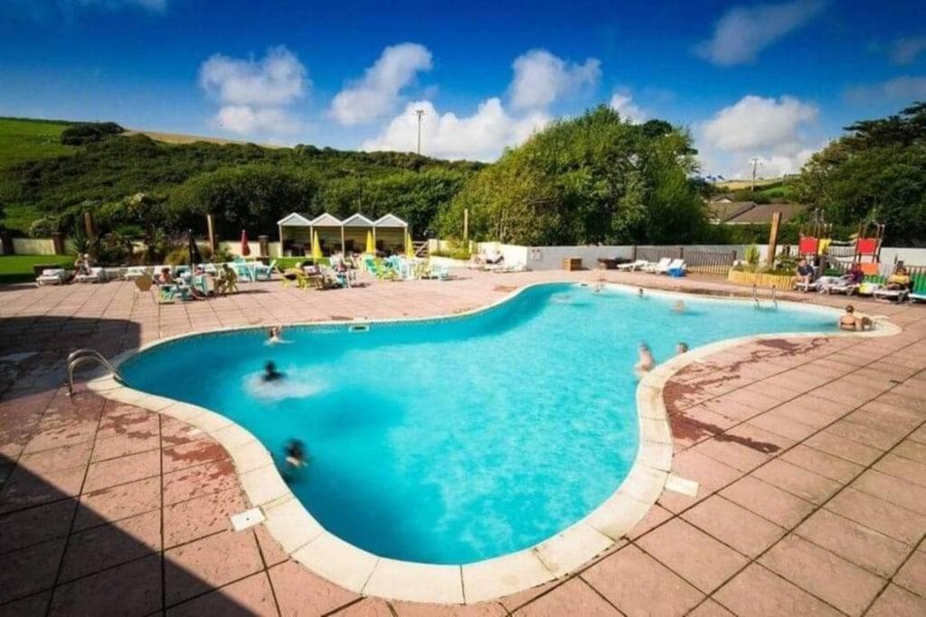 8 Sleep Chalet At Newquay Away Resorts Nb160 Εξωτερικό φωτογραφία